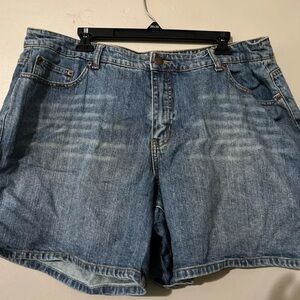 Venezia Denim Shorts - size 20